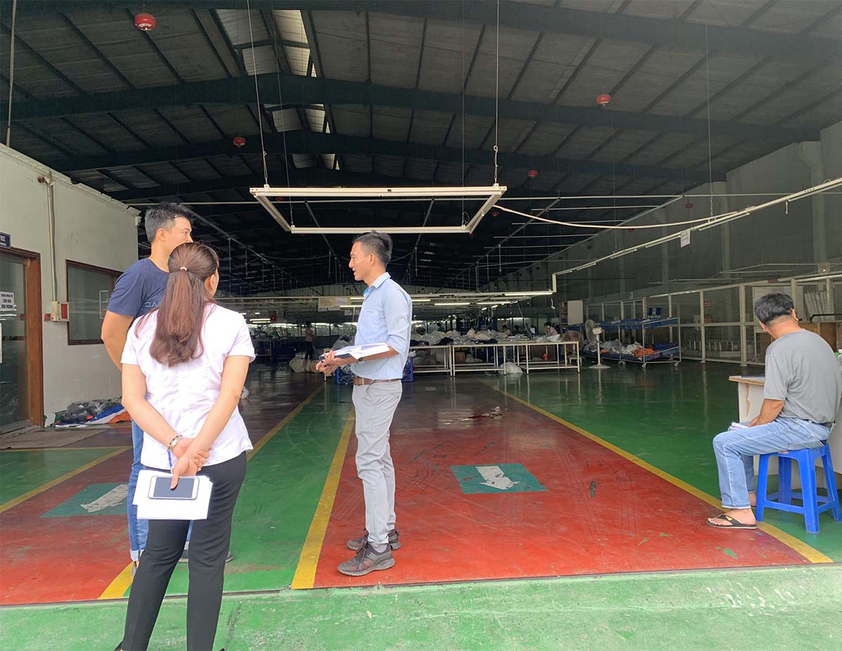 Phiên dịch tiếng Hàn khảo sát thi công lắp mái nhà máy cho doanh nghiệp Hồng Ngân tại Đồng Nai